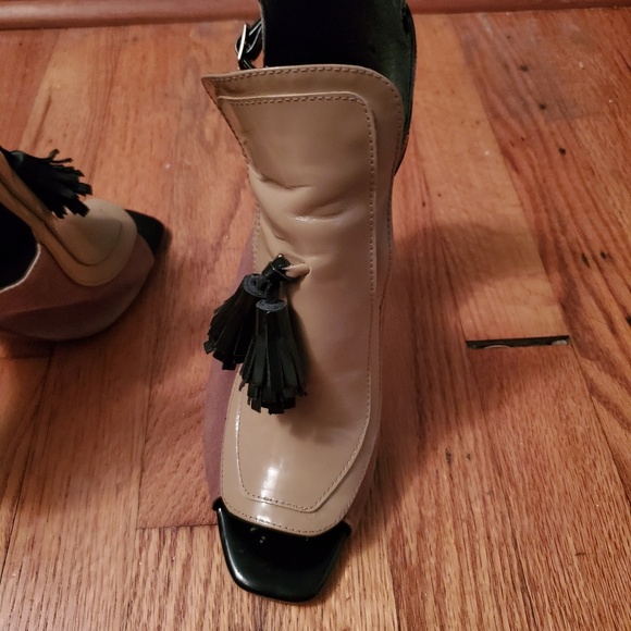 Shoe booties gently worn - Picture 2 of 4